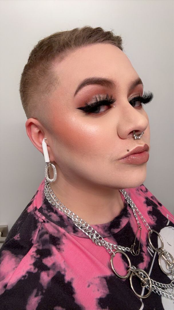 Women's short cut with a blended fade